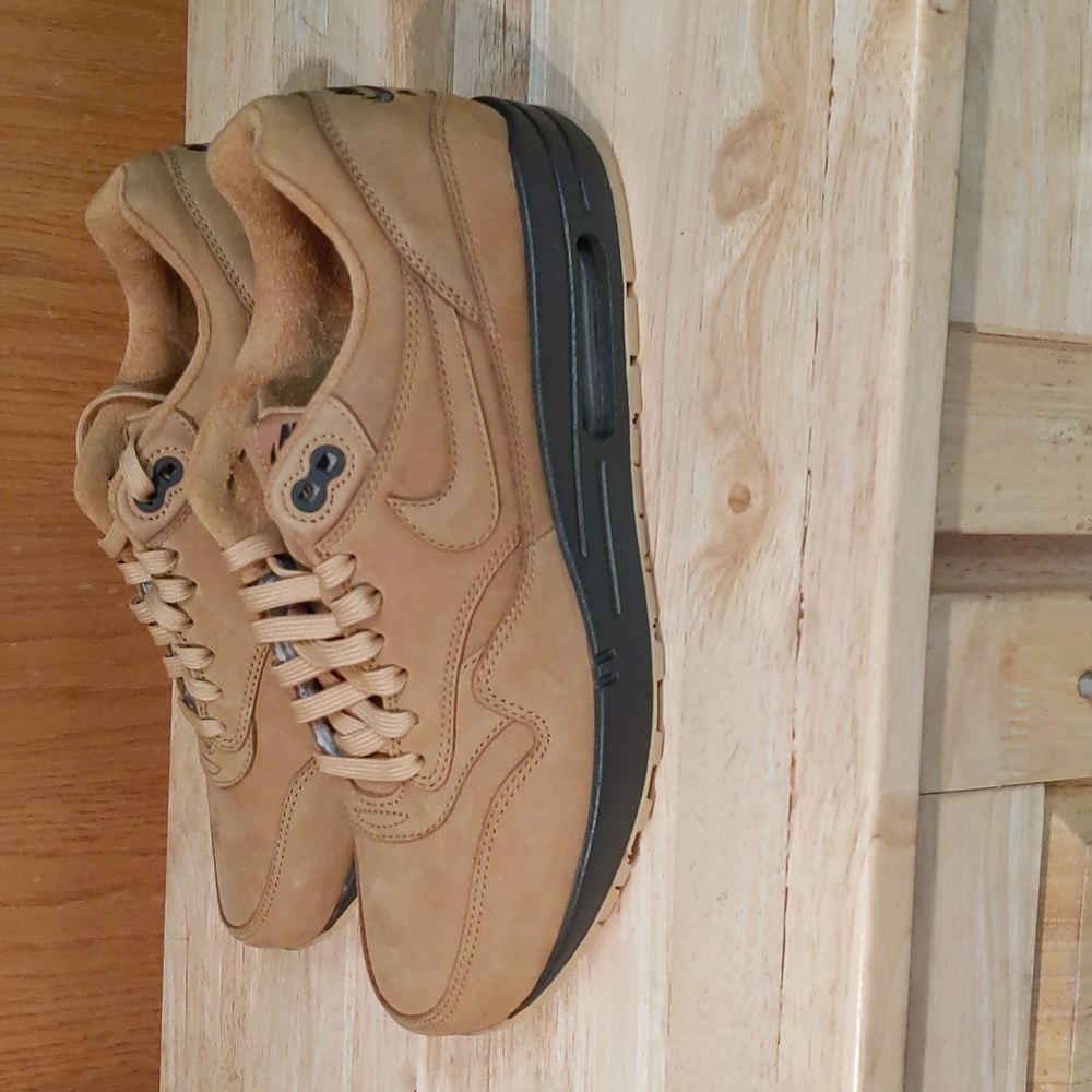 Nike Air Max 1 QS, Size 9, New in box